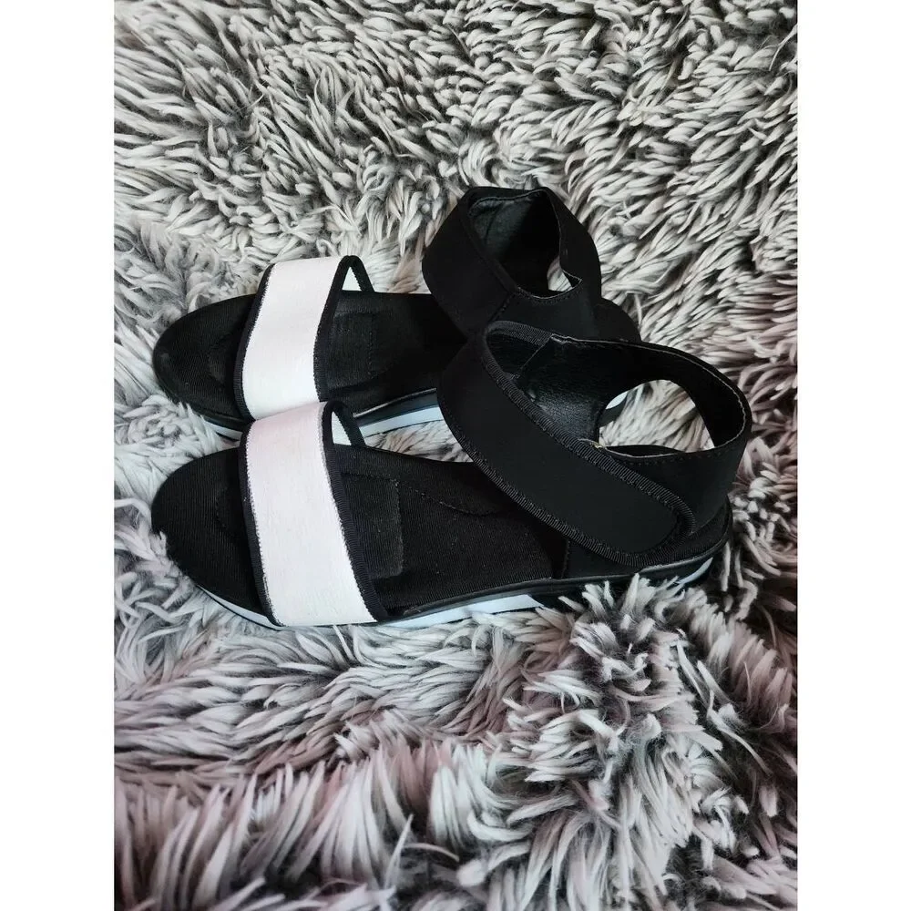 Juicy Couture Platform Irresistible Black Hook and Loop Sandals Womens Size 8.5